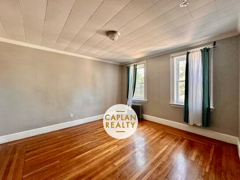 Building Photo - 94 Norton St