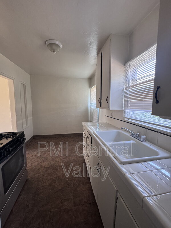 Building Photo - 1112 Barberry Ln