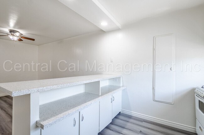 Building Photo - 2825 Park Way