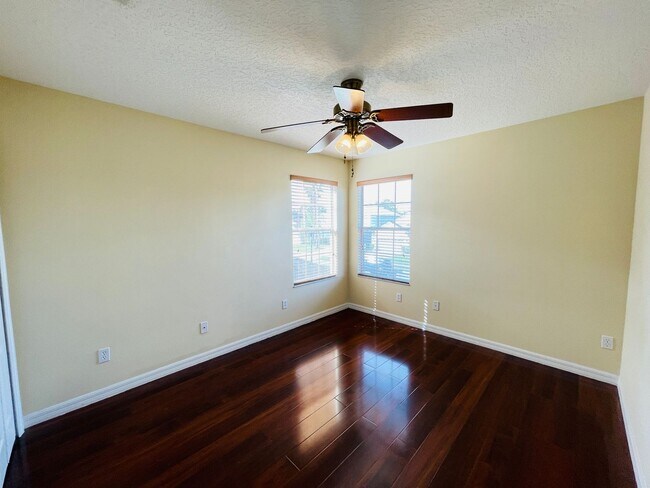 Building Photo - Available now! Charming 4-bedroom, 2.5-bathroom pet friendly home!!
