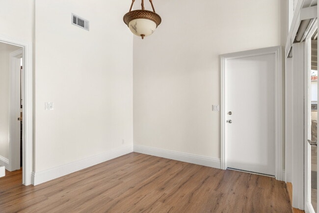 Building Photo - Gorgeous Fully Remodeled Home in The Bluffs Extra Large Patio