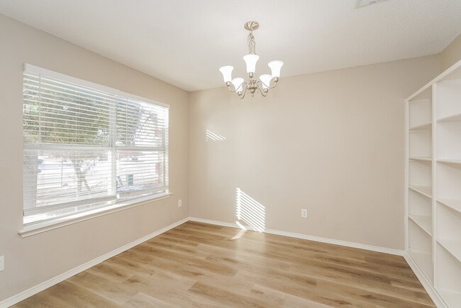 Building Photo - 1721 Santa Fe Trail