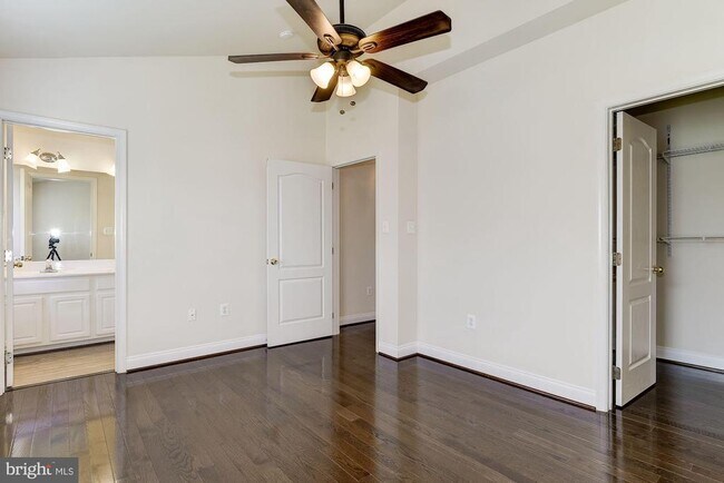 Building Photo - 122 Elmcroft Blvd