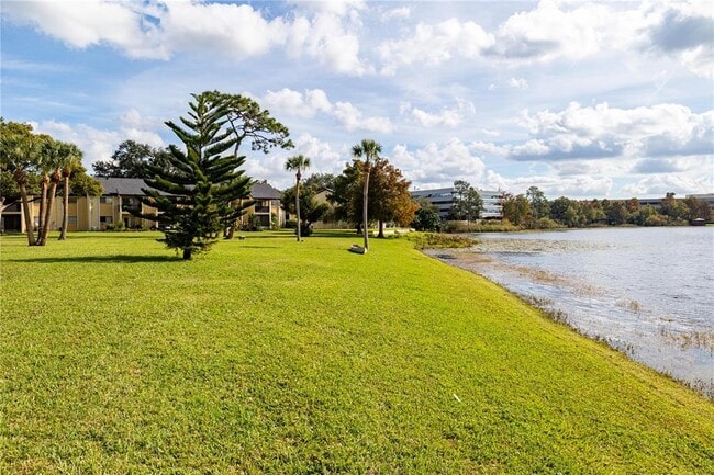 Building Photo - 920 N Lake Destiny Rd