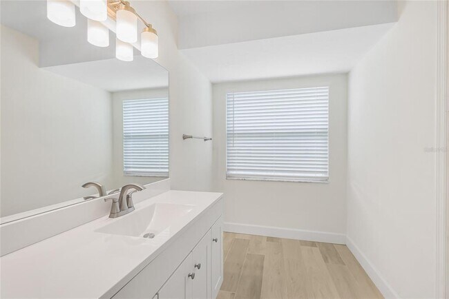 Building Photo - 2202 Cork Oak St W