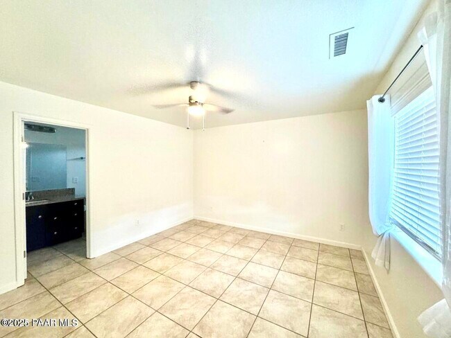 Building Photo - 9545 E Magma Dr