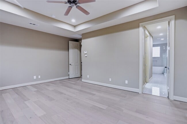 Building Photo - 1603 W 14th St