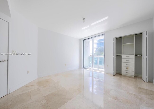 Building Photo - 9401 Collins Ave
