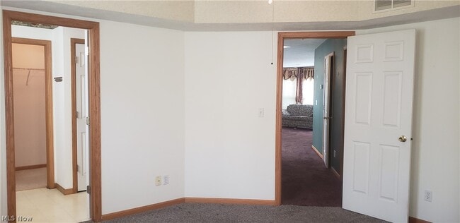 Building Photo - 15032 Woodsong Dr