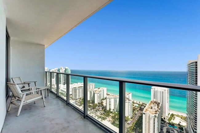 Building Photo - 4010 S Ocean Dr