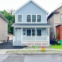 Building Photo - 286 S William St