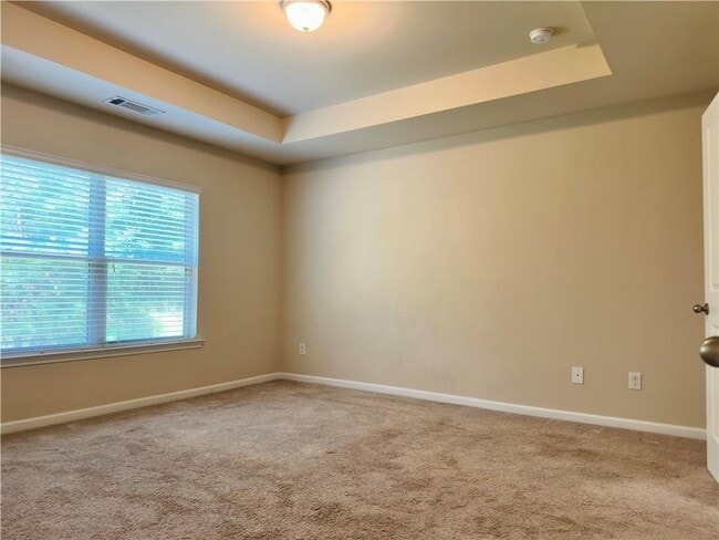 Building Photo - 244 Highland Pointe Cir E