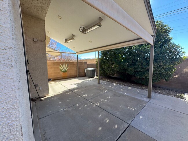 Building Photo - San Antonio Condos Gem!