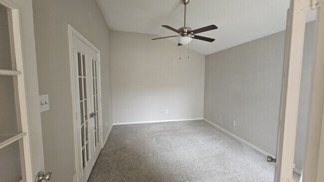 Building Photo - Mesquite Home