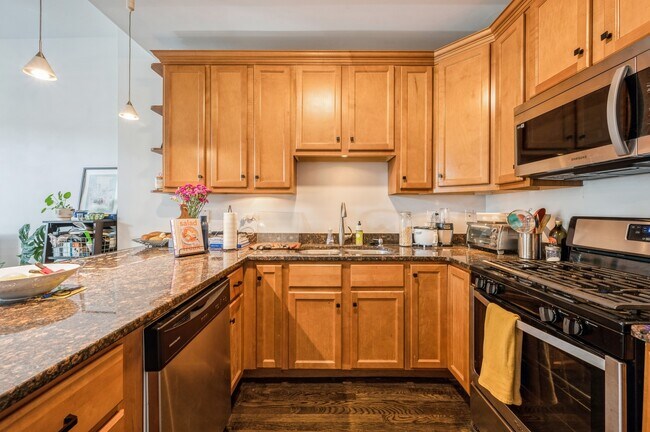 Building Photo - 1234 W Huron St