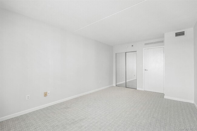 Building Photo - 4 Martine Ave