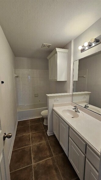 Building Photo - 9407 Herons Grove Ln