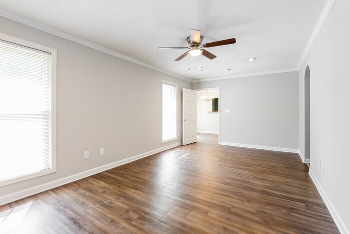 Building Photo - 406 Weaver Ln