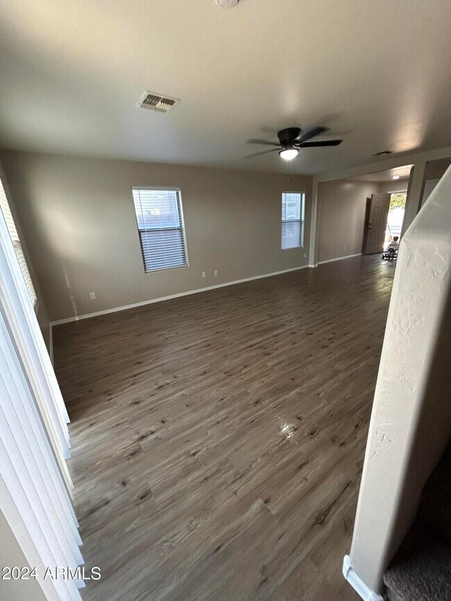 Building Photo - 2488 E Meadow Lark Way