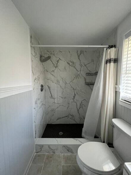 Building Photo - 8923 Tropical Palm Way
