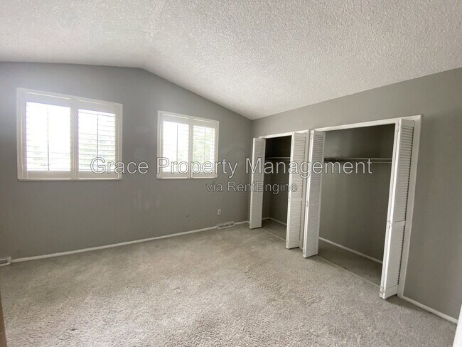 Building Photo - 10870 Stuart Cir