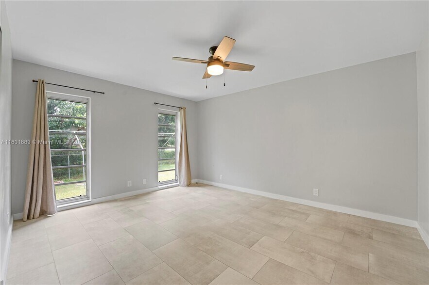 Building Photo - 2911 SW 108th Way