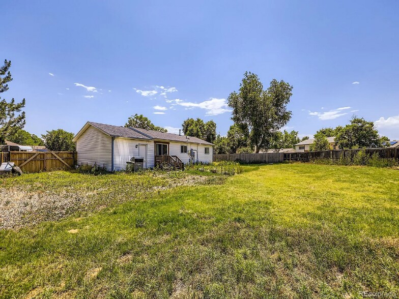 Building Photo - 10895 Fairfax Way