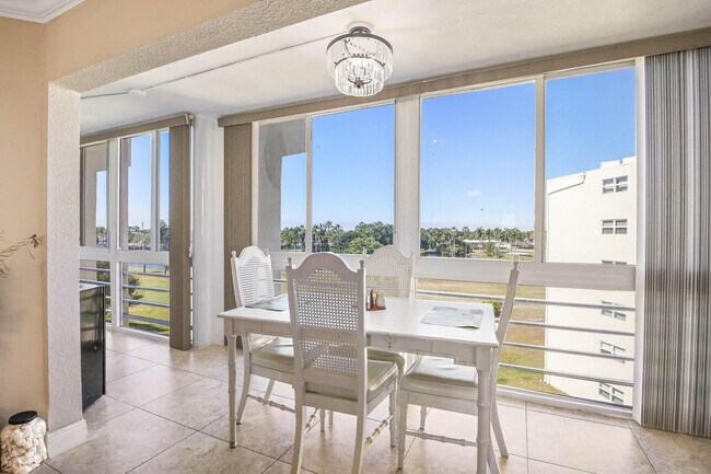 Building Photo - 3951 Via Poinciana