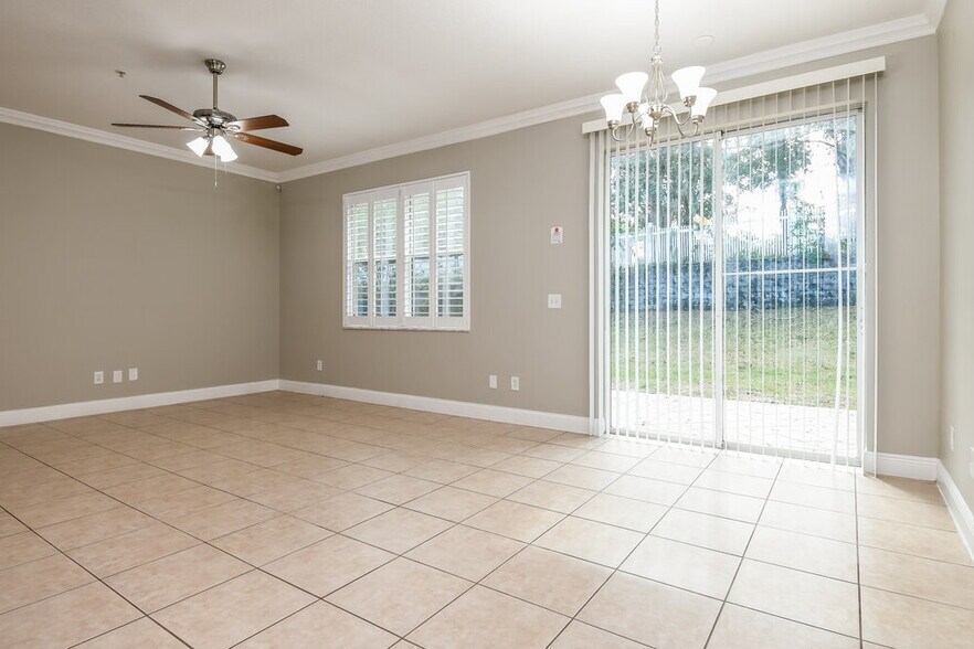 Building Photo - 1030 Trailside Ct