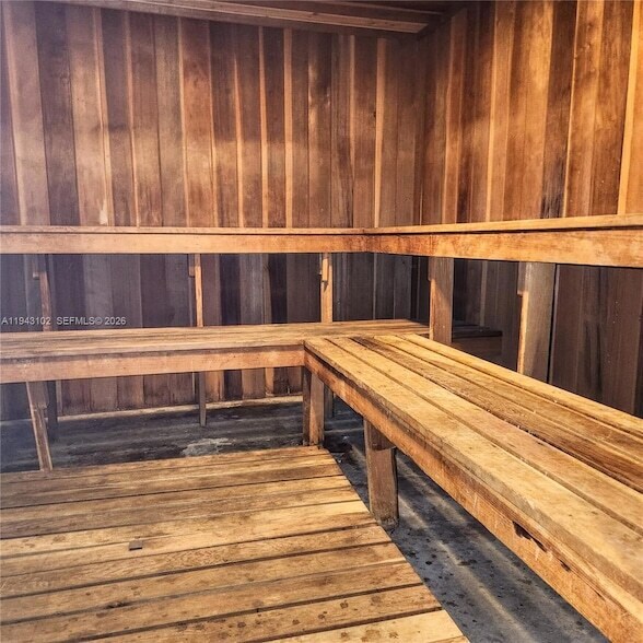 Building Photo - 20505 E Country Club Dr