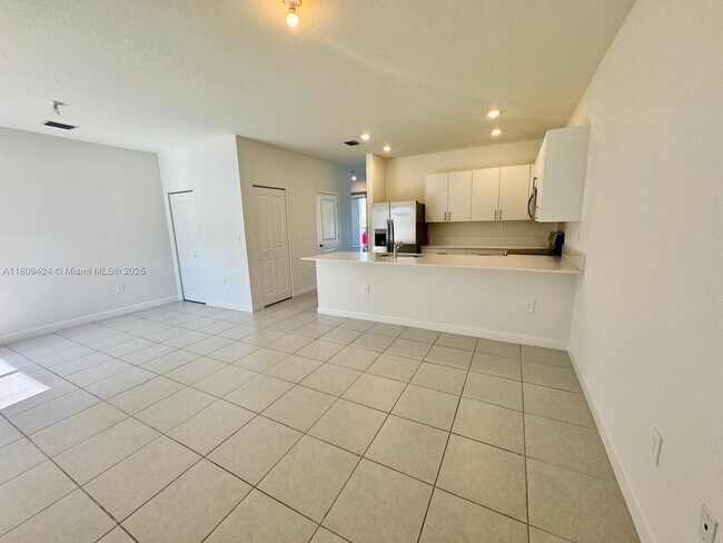 Building Photo - 26459 SW 149th Ave