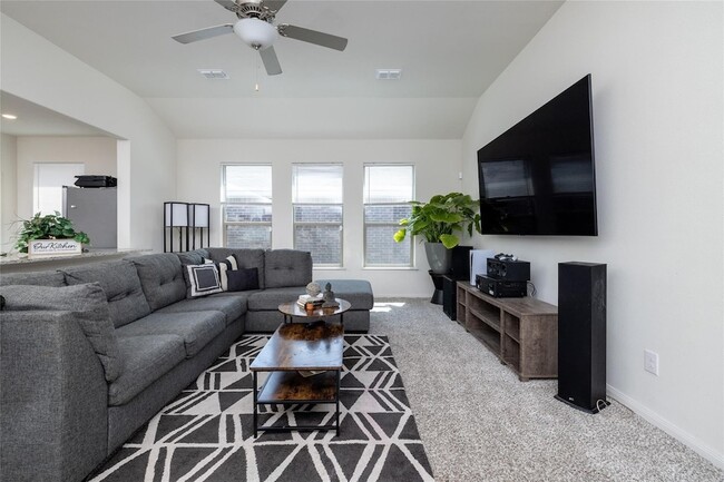 Building Photo - 1938 Madison Dr