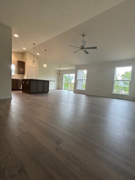 Building Photo - 452 Sweetgrass Dr