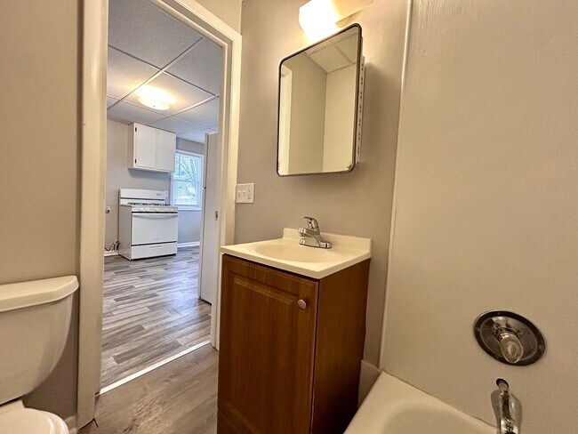 Building Photo - 1461 Leahy St