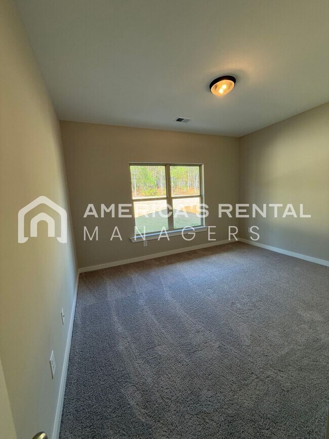 Building Photo - Home for rent in Riverside! Available to View Now!