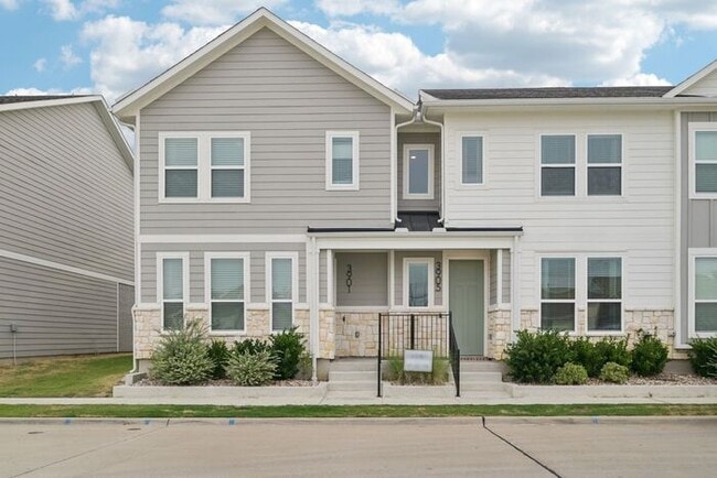 Building Photo - 3813 Hercules Wy