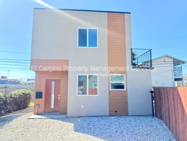 Building Photo - 8727 Dalton Ave