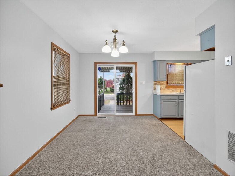 Building Photo - 2149 W Allen St