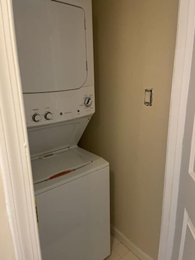 Building Photo - 15622 Weathervane Trl