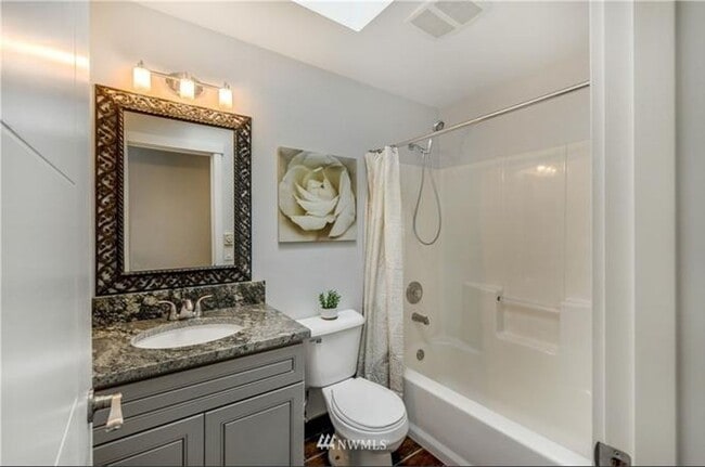 Building Photo - Edmonds Rental Home – Updated 3 Bedroom in...