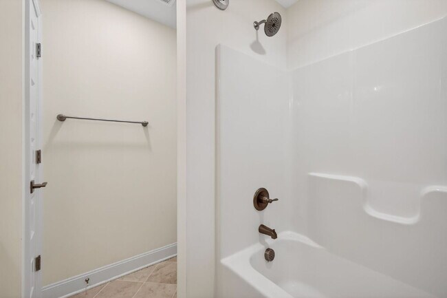 Building Photo - 221 E Moon Cir
