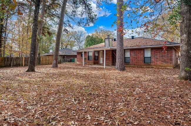 Building Photo - 3410 Woodvine Cir