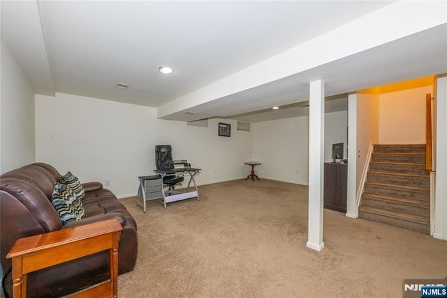 Building Photo - 533 Cascade Ct