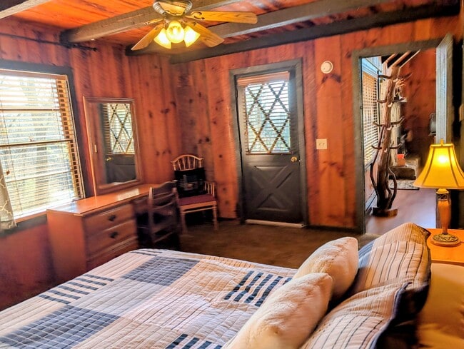 Building Photo - 24 Chalet Village Dr