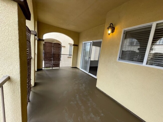 Building Photo - Rent Special - 2 weeks free rent!! 3 bedro...