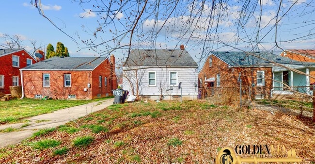 Building Photo - Eastside Detroit 3 bedroom Home Close to A...
