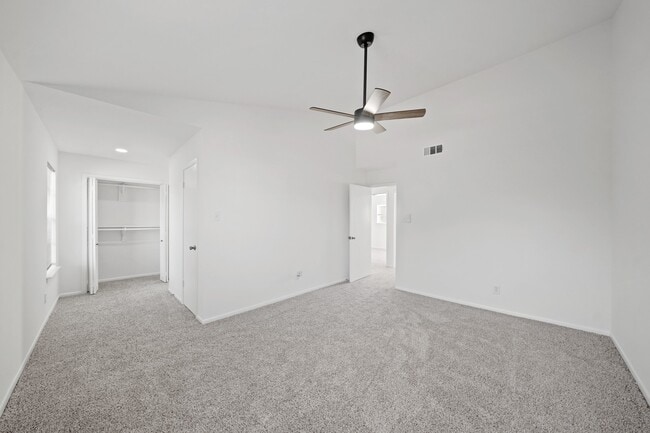 Building Photo - 7949 Ellinger Ln