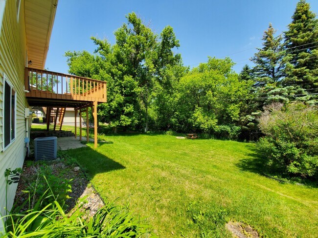 Building Photo - 627 36th St SW