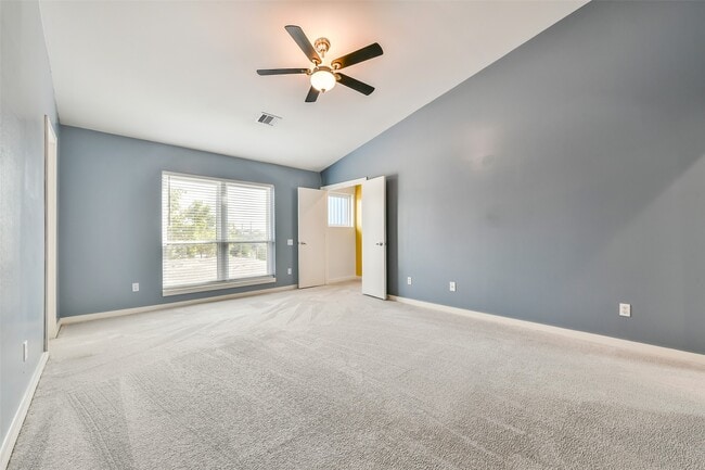Building Photo - 2716 Chenevert St