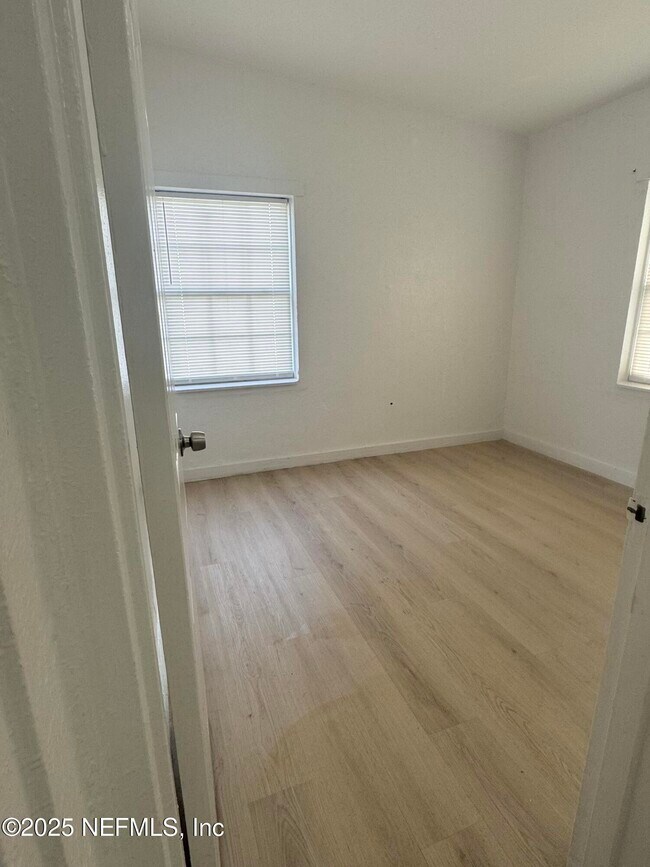 Building Photo - 2584 Wisteria St